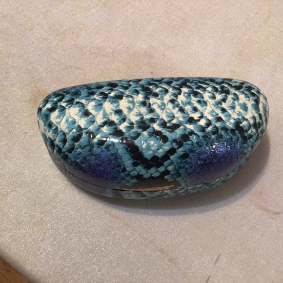 2 Eyeglass Cases - Picture 3 of 8